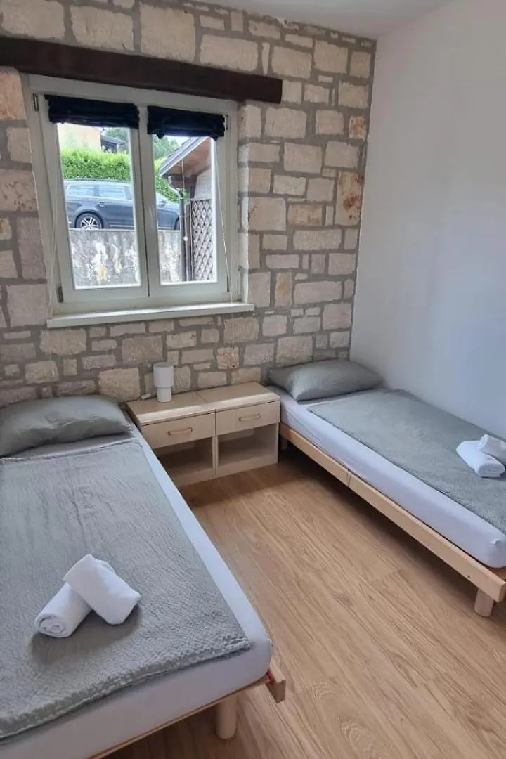 Mateo Apartment Gedići 0*,  Kroatien